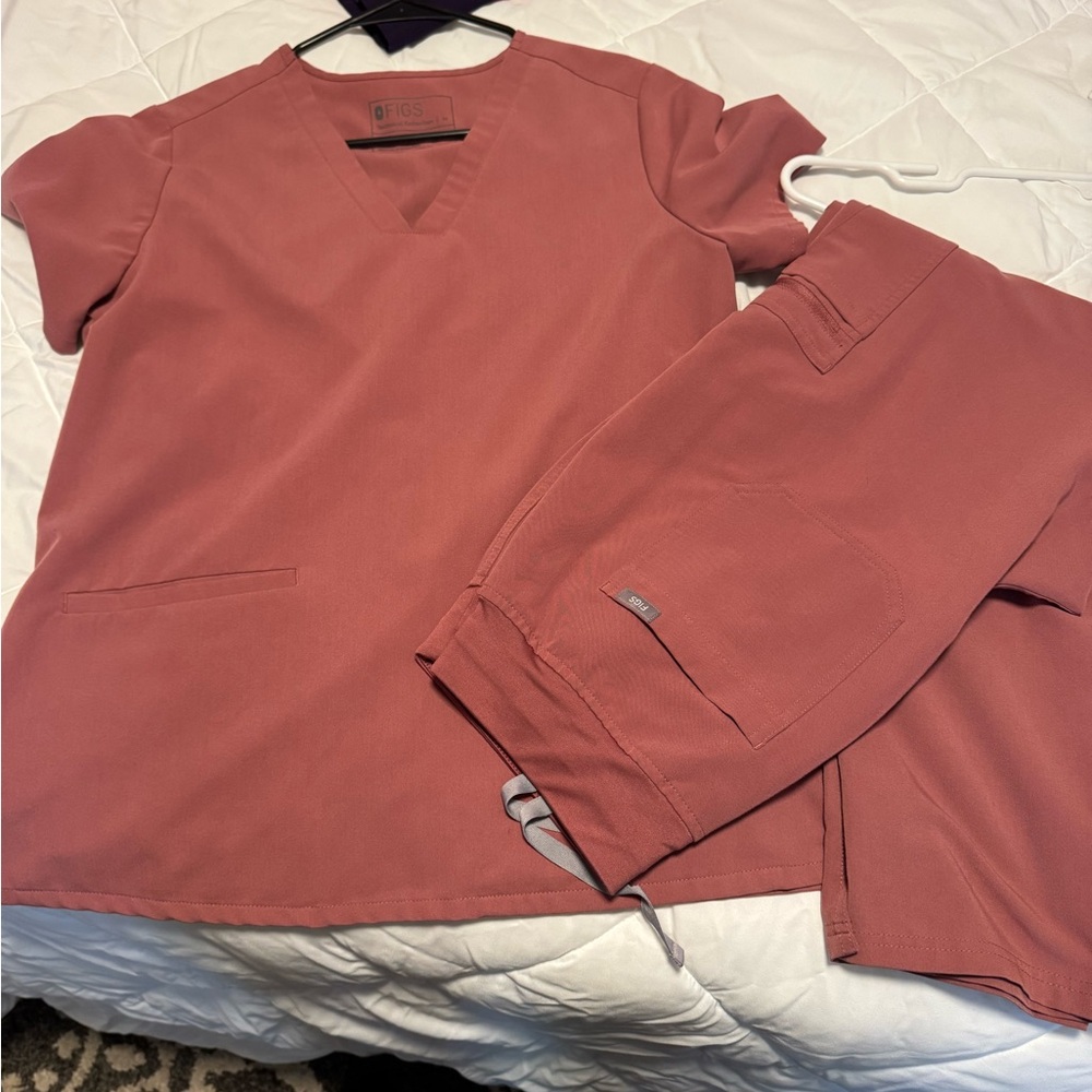 Figs mauve Scrub Set yola pant medium